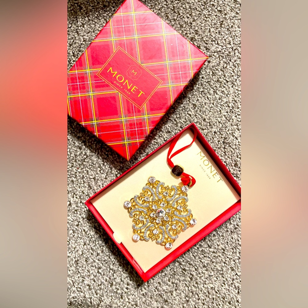 Christmas tree pendant.  18 karat gold plated.  Big size.  Heavy.  studded with